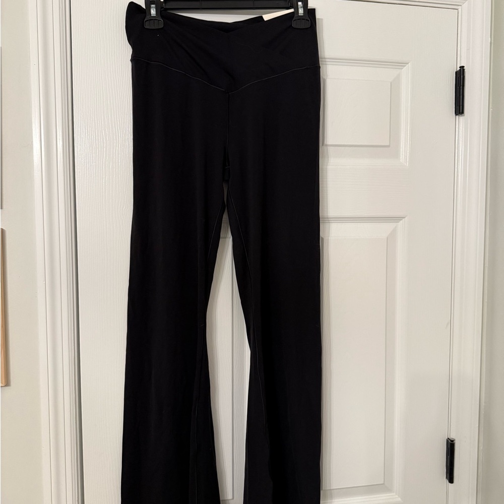 Aerie Black Flare leggings (new)
